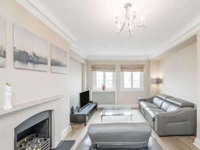 3 bed flat for sale in Baker Street,
NW1, London