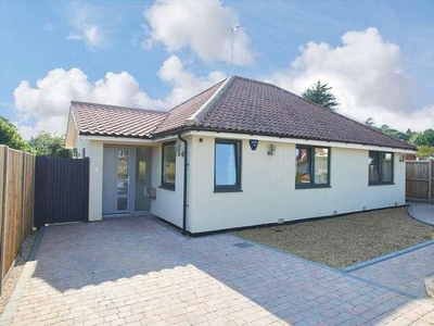 4 bed house for sale in Hillside Road,
NR7, Norwich
