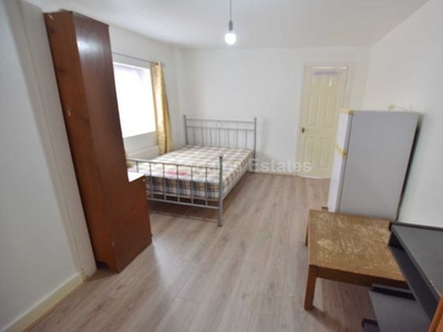 1 bedroom flat to rent Reading, RG2 0EG