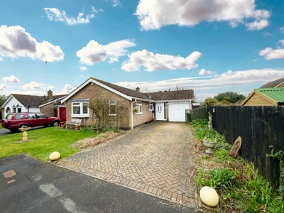 2 bedroom detached bungalow for sale in Pulford Drive, Scraptoft, Leicester, LE7