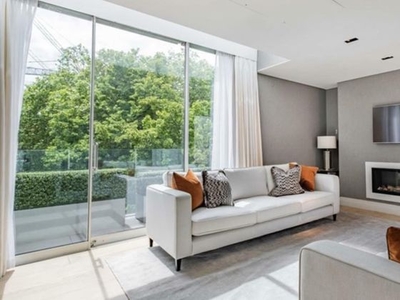 2 bedroom penthouse to rent London, W1K 6RQ
