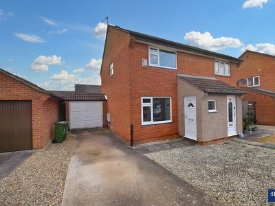2 bedroom semi-detached house for sale in Featherby Drive, Glen Parva, Leicester, LE2