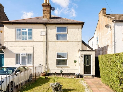 3 Bed House For Sale in Ashford, Surrey, TW15 - 5190307