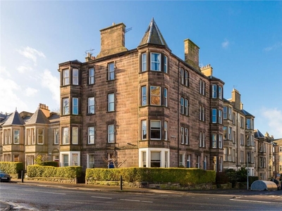 3 bed second floor flat for sale in Morningside