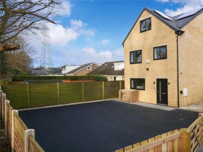 3 Bedroom Detached House For Sale In Bradford, West Yorkshire