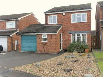 3 bedroom detached house for sale in Thurlow Close, Oadby, Leicester, LE2