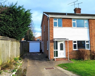 3 bedroom semi-detached house for rent in Fowler Close, Earley, Reading, Berkshire, RG6