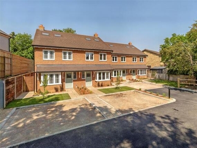 3 Bedroom Semi-detached House For Sale In South Nutfield, Redhill