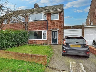3 Bedroom Semi-detached House For Sale In Whitley Bay, Tyne And Wear