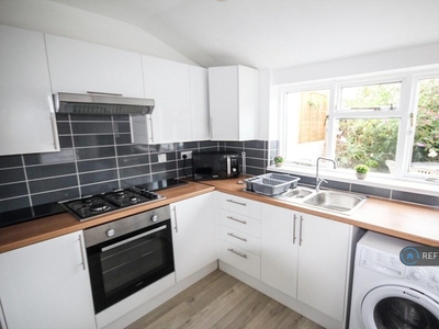 4 bedroom terraced house for rent in Percy Road, Southsea, PO4