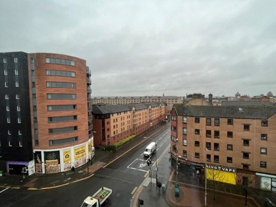 Flat to rent in High Street, Glasgow G1