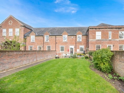 Town house for sale in 39 Pemberton Grove, Bawtry, Doncaster, South Yorkshire DN10