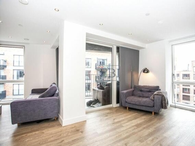 1 Bedroom Apartment For Rent In 44 Rookwood Way, Hackney Wick