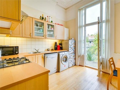 1 Bedroom Apartment For Rent In 48 Nightingale Lane, London