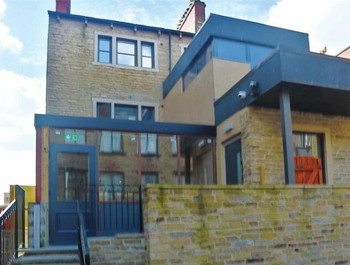 1 Bedroom Apartment For Rent In 6 Macauley Street, Huddersfield
