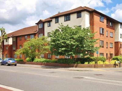 1 Bedroom Apartment For Rent In Staines-upon-thames, Surrey