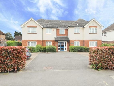 1 Bedroom Apartment For Sale In Corwell Lane, Hillingdon
