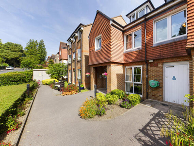 1 Bedroom Apartment For Sale In East Grinstead, West Sussex