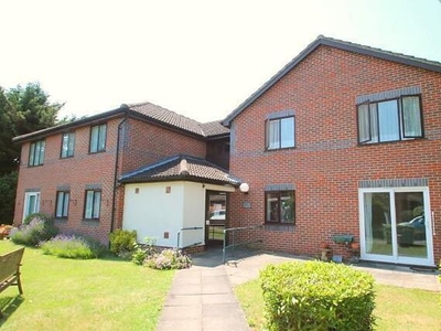 1 Bedroom Apartment For Sale In Staines-upon-thames, Middlesex