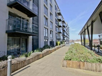 1 Bedroom Apartment For Sale In Station Approach, Hayes