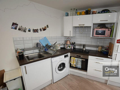 1 Bedroom Flat For Rent In Canute Road, Southampton