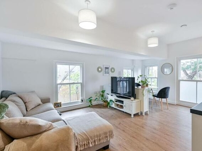 1 Bedroom Flat For Rent In Feltham, London