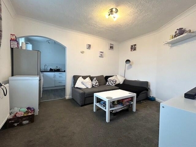 1 Bedroom Flat For Rent In Littlehampton