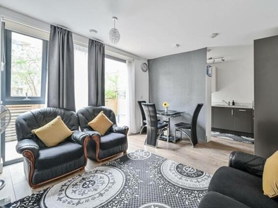 1 Bedroom Flat For Sale In Stepney, London