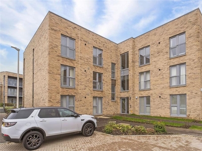 2 bed first floor flat for sale in Cammo