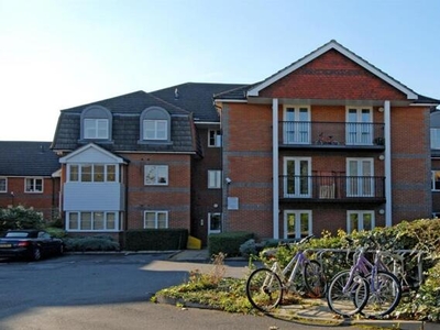 2 Bedroom Apartment For Rent In Erleigh Road, Reading