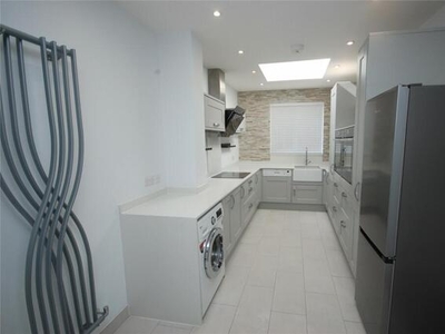 2 Bedroom Apartment For Rent In Finchley