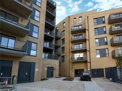 2 Bedroom Apartment For Rent In Ilford, Essex