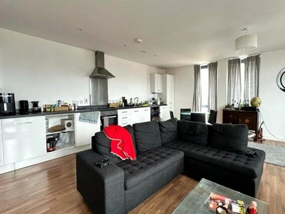 2 Bedroom Apartment For Rent In Shepherds Bush, London