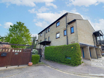 2 Bedroom Apartment For Sale In Basildon