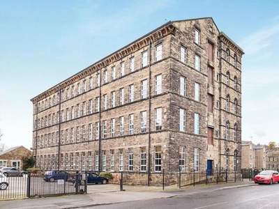 2 Bedroom Apartment For Sale In Cleckheaton, West Yorkshire