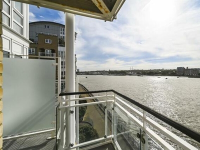 2 Bedroom Apartment For Sale In Isle Of Dogs