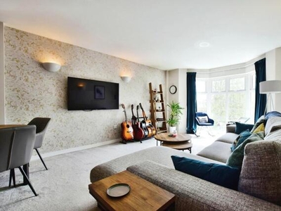 2 Bedroom Apartment For Sale In Wilmslow, Cheshire