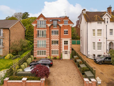 2 Bedroom Apartment For Sale In Wimbledon Village, London