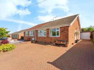 2 Bedroom Bungalow For Sale In Clacton-on-sea, Essex