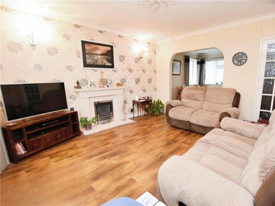 2 Bedroom Bungalow For Sale In Frinton-on-sea