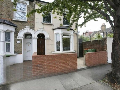 2 Bedroom End Of Terrace House For Sale In London