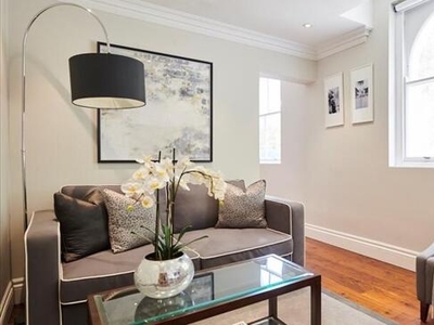 2 Bedroom Flat For Rent In
86-92 Kensington Gardens Sq