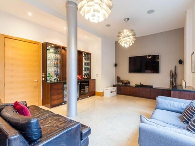 2 Bedroom Flat For Rent In Aldgate, London