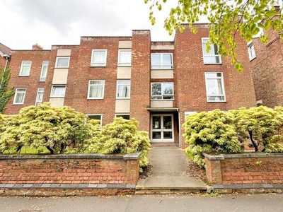 2 Bedroom Flat For Rent In Clifton Road