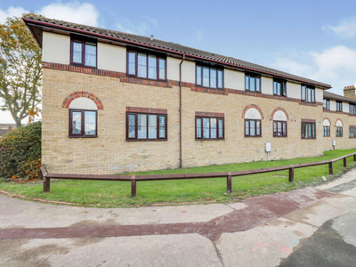 2 Bedroom Flat For Rent In Leigh-on-sea