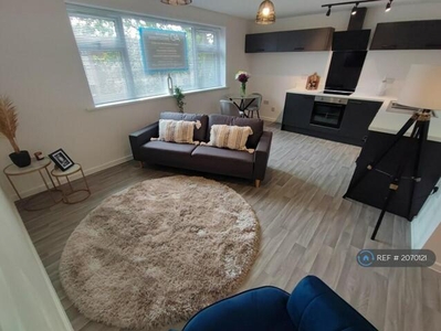 2 Bedroom Flat For Rent In Macclesfield