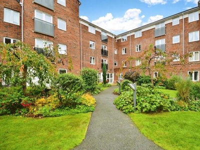 2 Bedroom Flat For Sale In Cheadle, Greater Manchester
