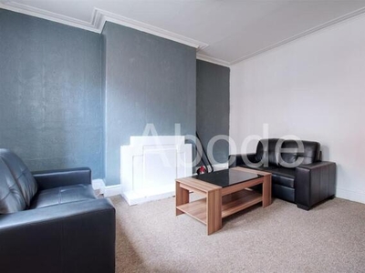 2 Bedroom House For Rent In Hyde Park