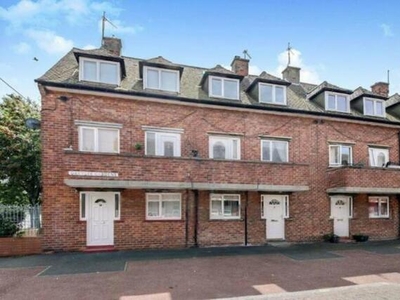 2 Bedroom Maisonette For Rent In Whitley Bay, Tyne And Wear