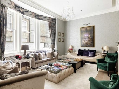 2 Bedroom Maisonette For Sale In Chelsea, London